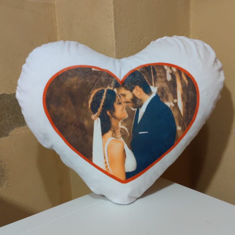 Cojín corazón felpa